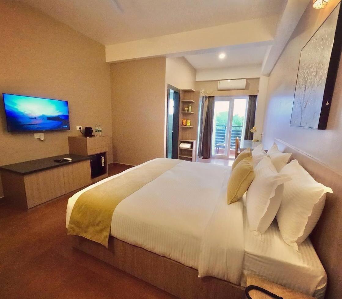 The Dibrugarh Address Hotel Ngoại thất bức ảnh